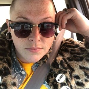 Meet your Posher, Angie